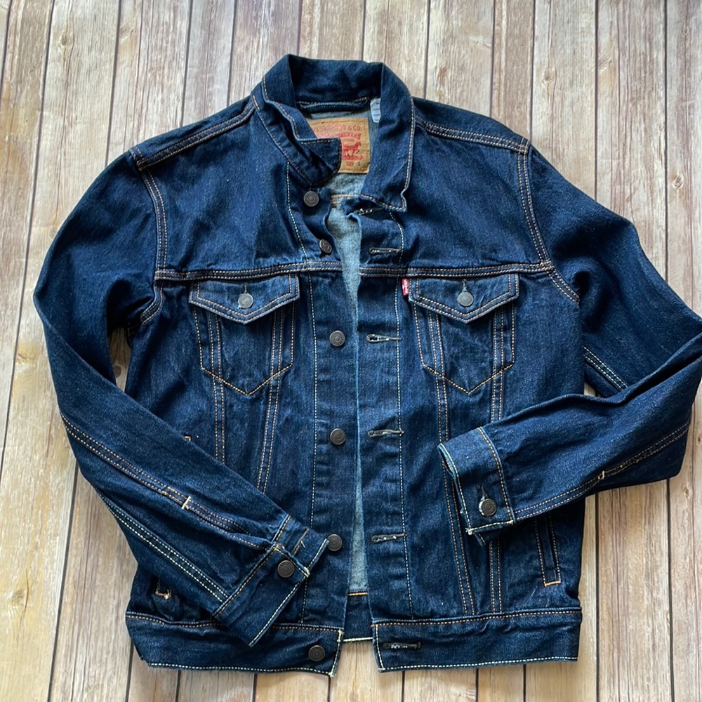 Mens Small NWOT Levi’s Denim Jacket Dark Blue